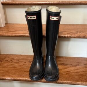 Hunter huntress glossy black boots SZ 4M/5F